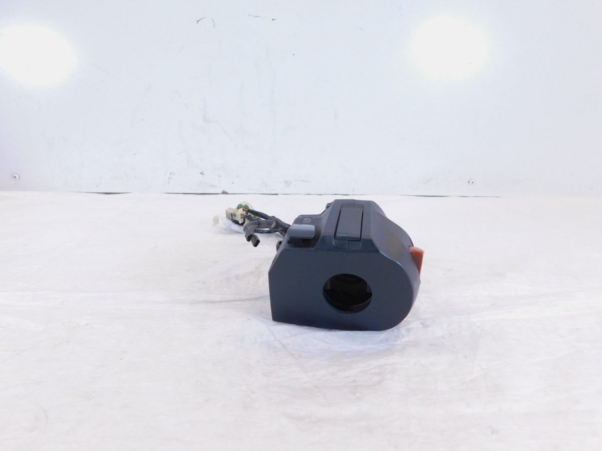 Husqvarna Vitpilen Svartpilen 401 B.D Right Handle Bar Engine Start/Stop Switch - C3 Cycle