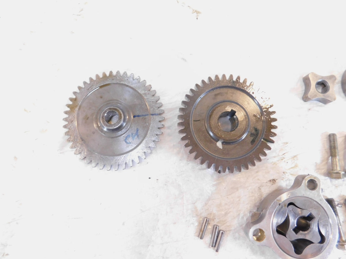 Husqvarna Svartpilen Vitpilen 401 CKD B.D Motor Motor Oil Pump w/ Sprocket Gears