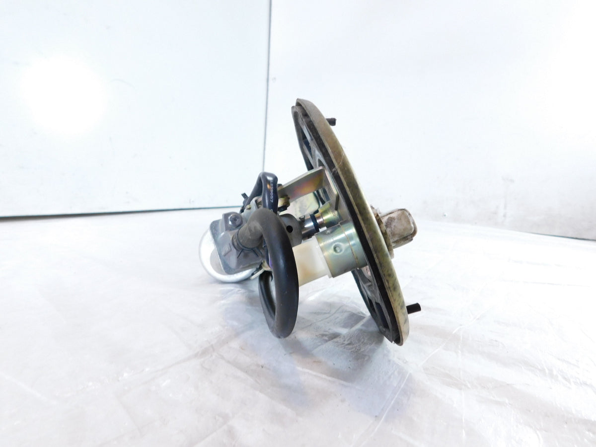 Triumph Rocket III Classic/Roadster Touring Gas Petrol Reservoir Tank Fuel Pump - C3 Cycle