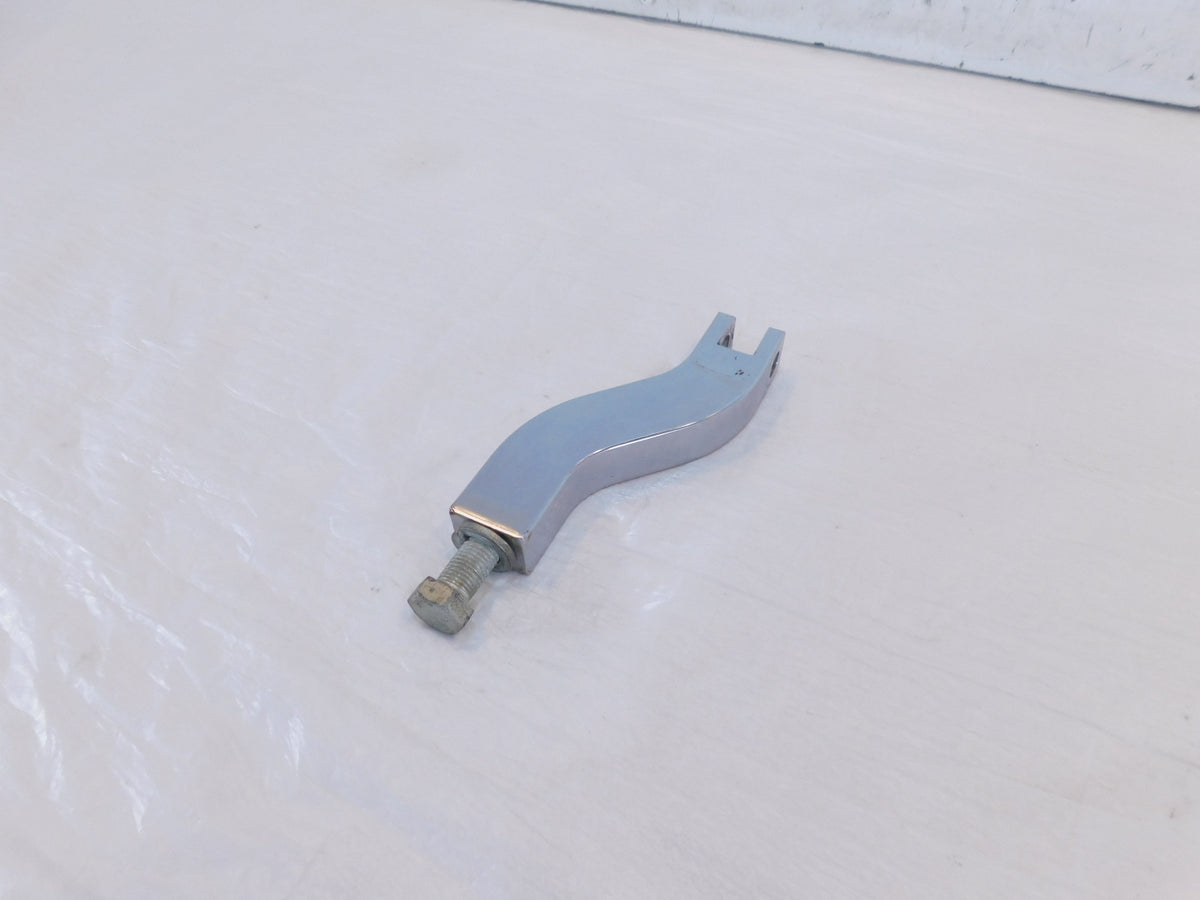 Harley Davidson Dyna Super Glide Low Rider Right Footpeg Footrest Mount Bracket