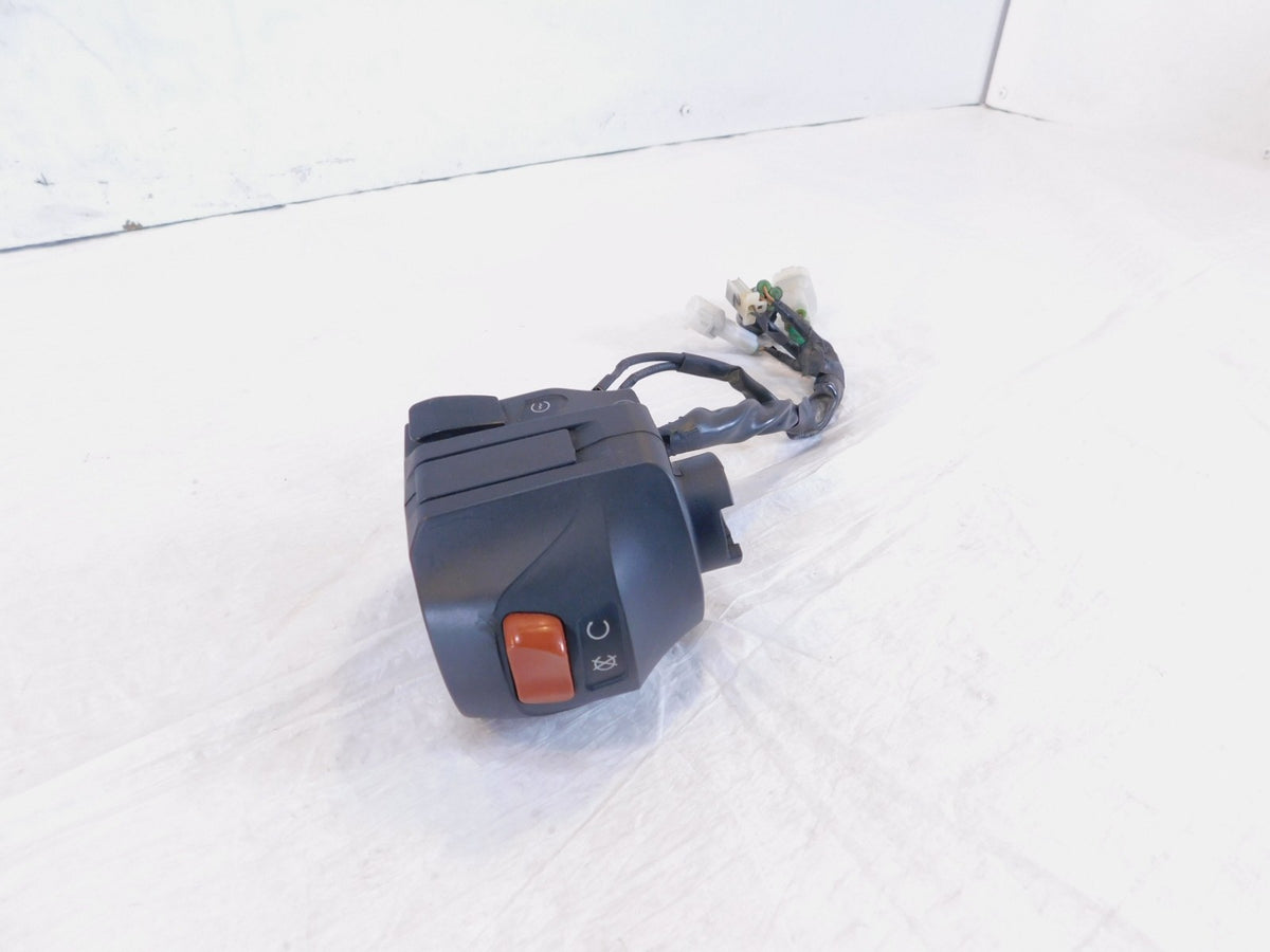 Husqvarna Vitpilen Svartpilen 401 B.D Right Handle Bar Engine Start/Stop Switch - C3 Cycle