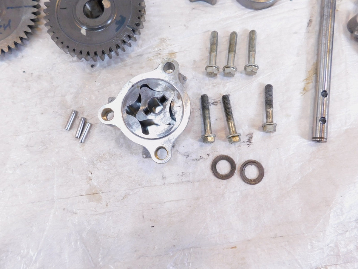 Husqvarna Svartpilen Vitpilen 401 CKD B.D Motor Motor Oil Pump w/ Sprocket Gears