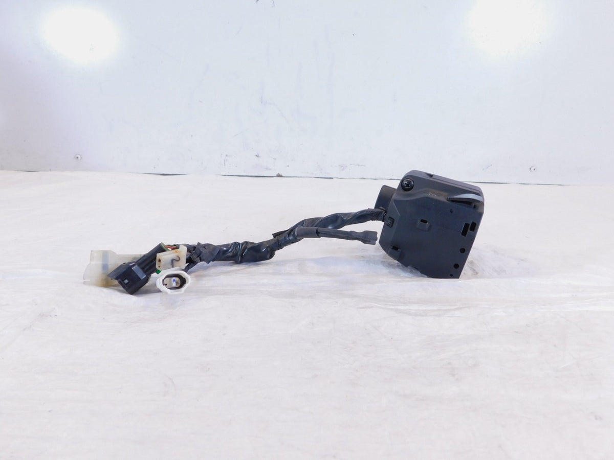 Husqvarna Vitpilen Svartpilen 401 B.D Right Handle Bar Engine Start/Stop Switch - C3 Cycle