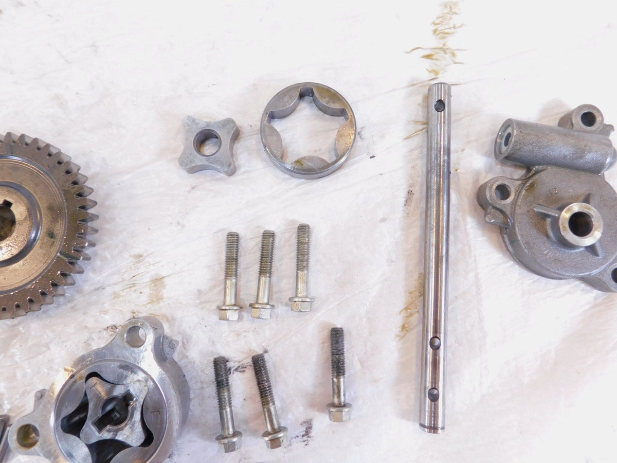 Husqvarna Svartpilen Vitpilen 401 CKD B.D Motor Motor Oil Pump w/ Sprocket Gears