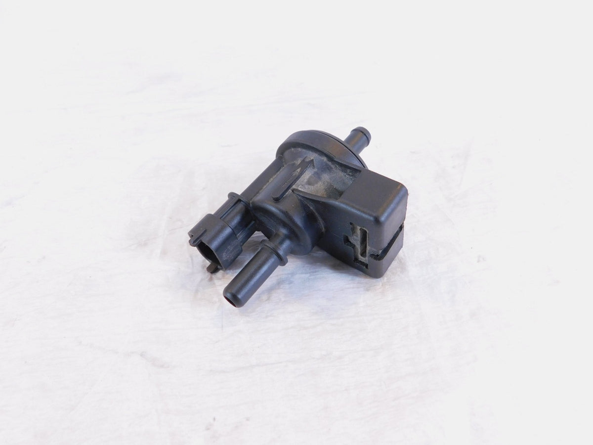 Husqvarna Vitpilen Svartpilen 401 CKD Emission Evap Canister Tank Breather Valve