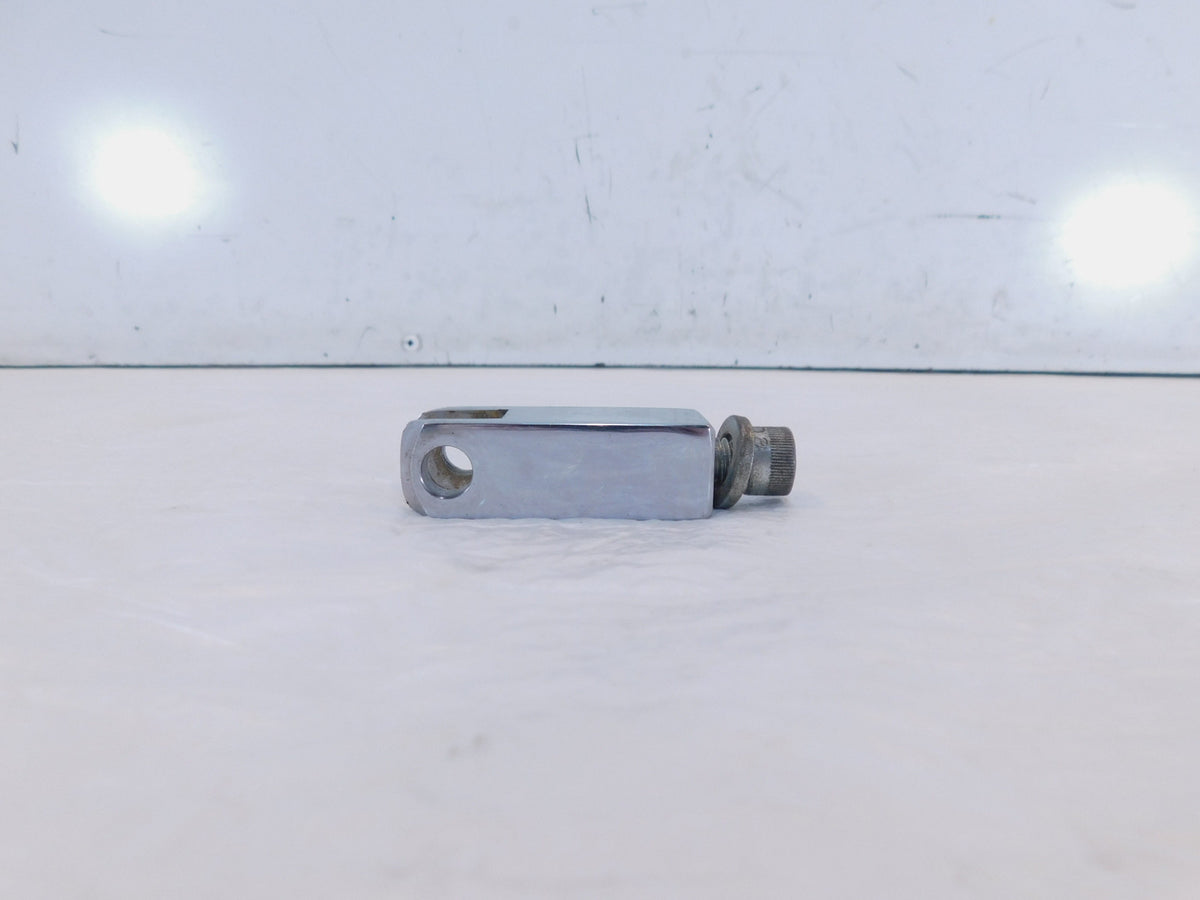 Harley Davidson Dyna Super Glide Low Rider Right Footpeg Footrest Mount Bracket