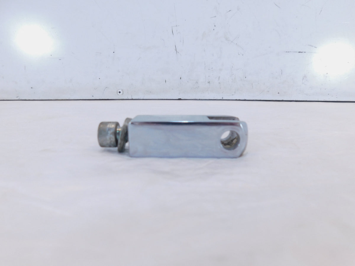 Harley Davidson Dyna Super Glide Low Rider Right Footpeg Footrest Mount Bracket