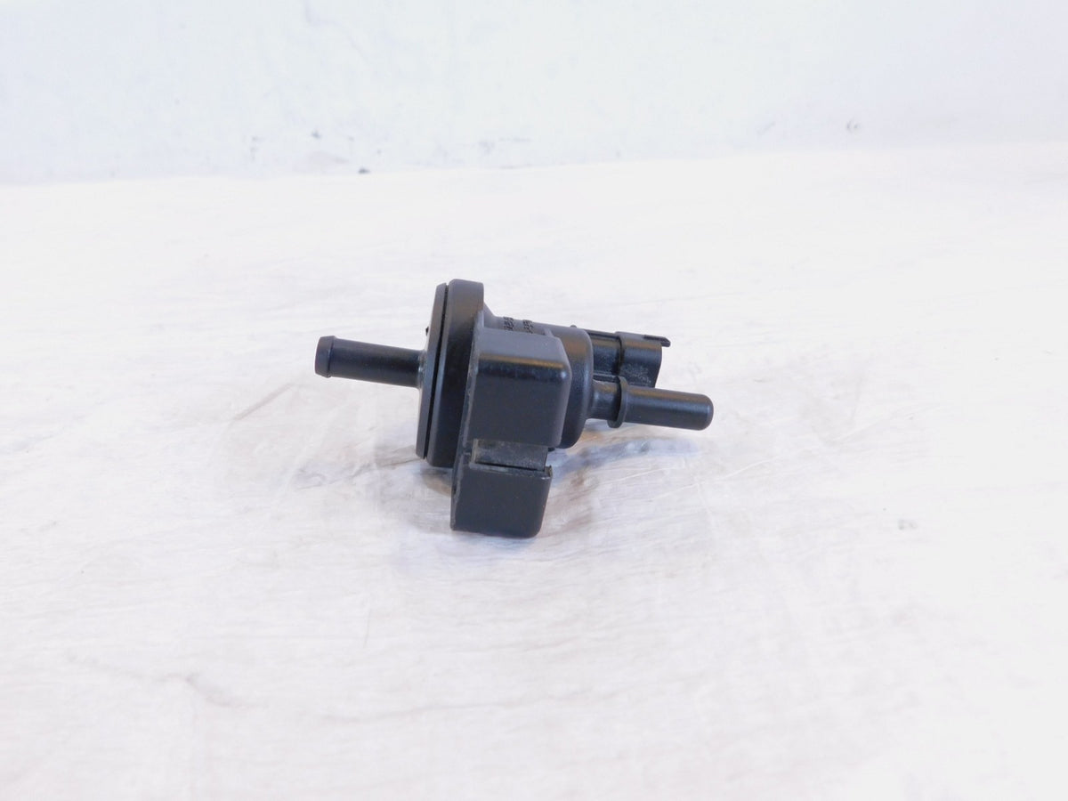 Husqvarna Vitpilen Svartpilen 401 CKD Emission Evap Canister Tank Breather Valve