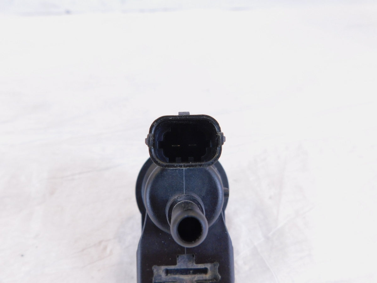 Husqvarna Vitpilen Svartpilen 401 CKD Emission Evap Canister Tank Breather Valve
