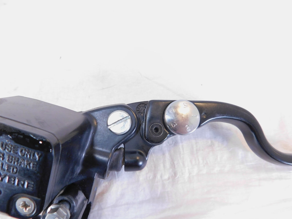 Husqvarna Svartpilen Vitpilen 401 CKD B.D  Front Brake Mster Cylinder & Lever - C3 Cycle