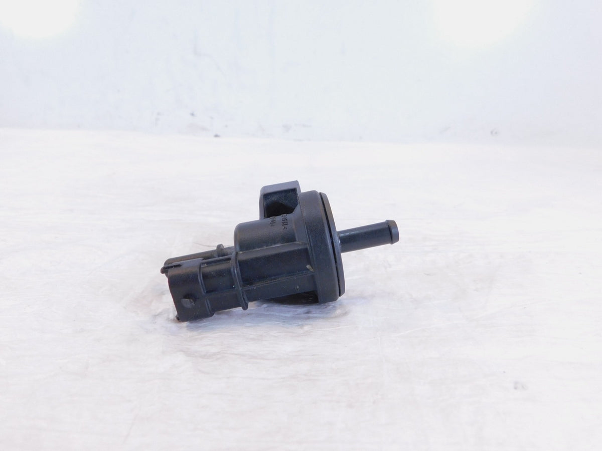 Husqvarna Vitpilen Svartpilen 401 CKD Emission Evap Canister Tank Breather Valve