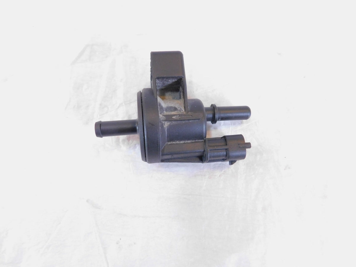 Husqvarna Vitpilen Svartpilen 401 CKD Emission Evap Canister Tank Breather Valve
