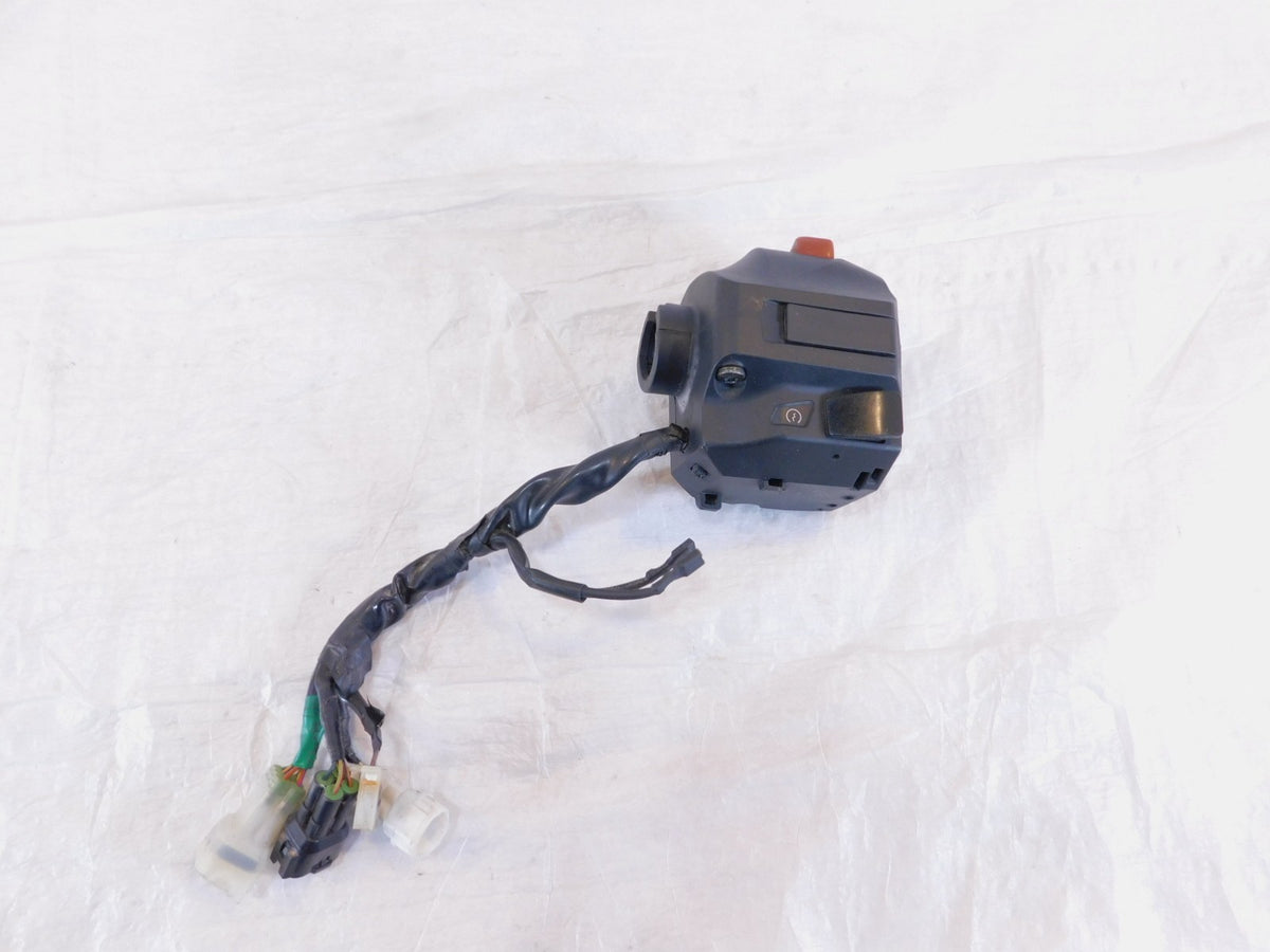 Husqvarna Vitpilen Svartpilen 401 B.D Right Handle Bar Engine Start/Stop Switch - C3 Cycle