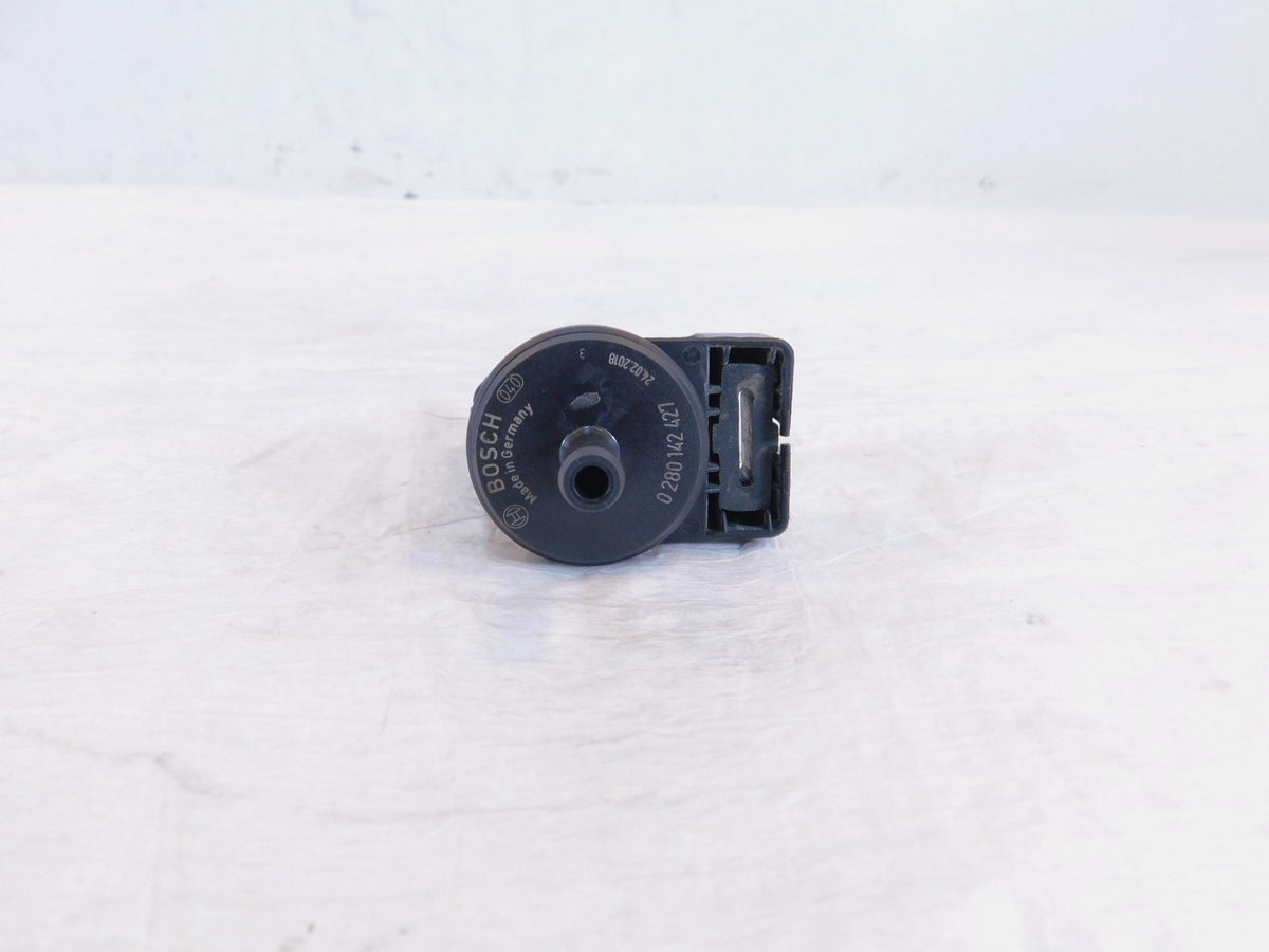 Husqvarna Vitpilen Svartpilen 401 CKD Emission Evap Canister Tank Breather Valve