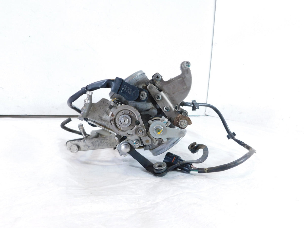 Triumph Rocket III Classic/Roaster Touring Engine Air Fuel Intake Throttle Body - C3 Cycle
