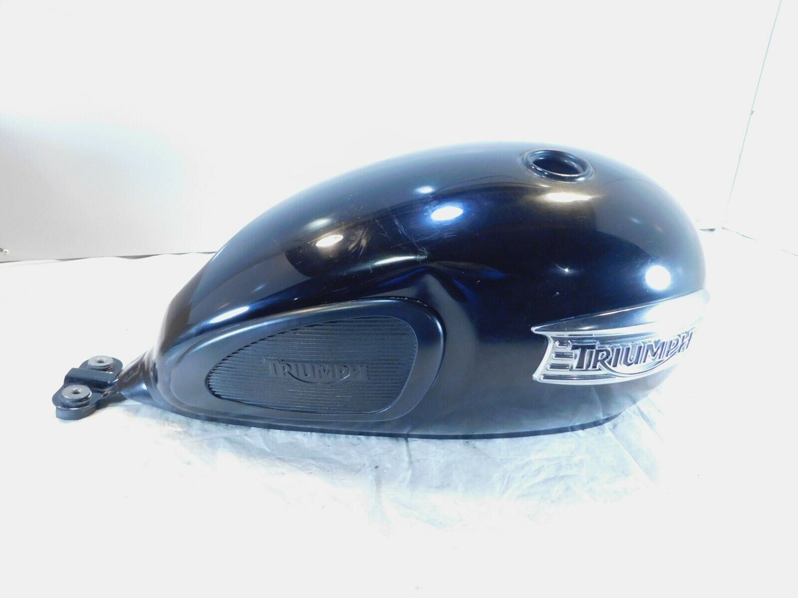 Triumph bonneville 2024 fuel tank