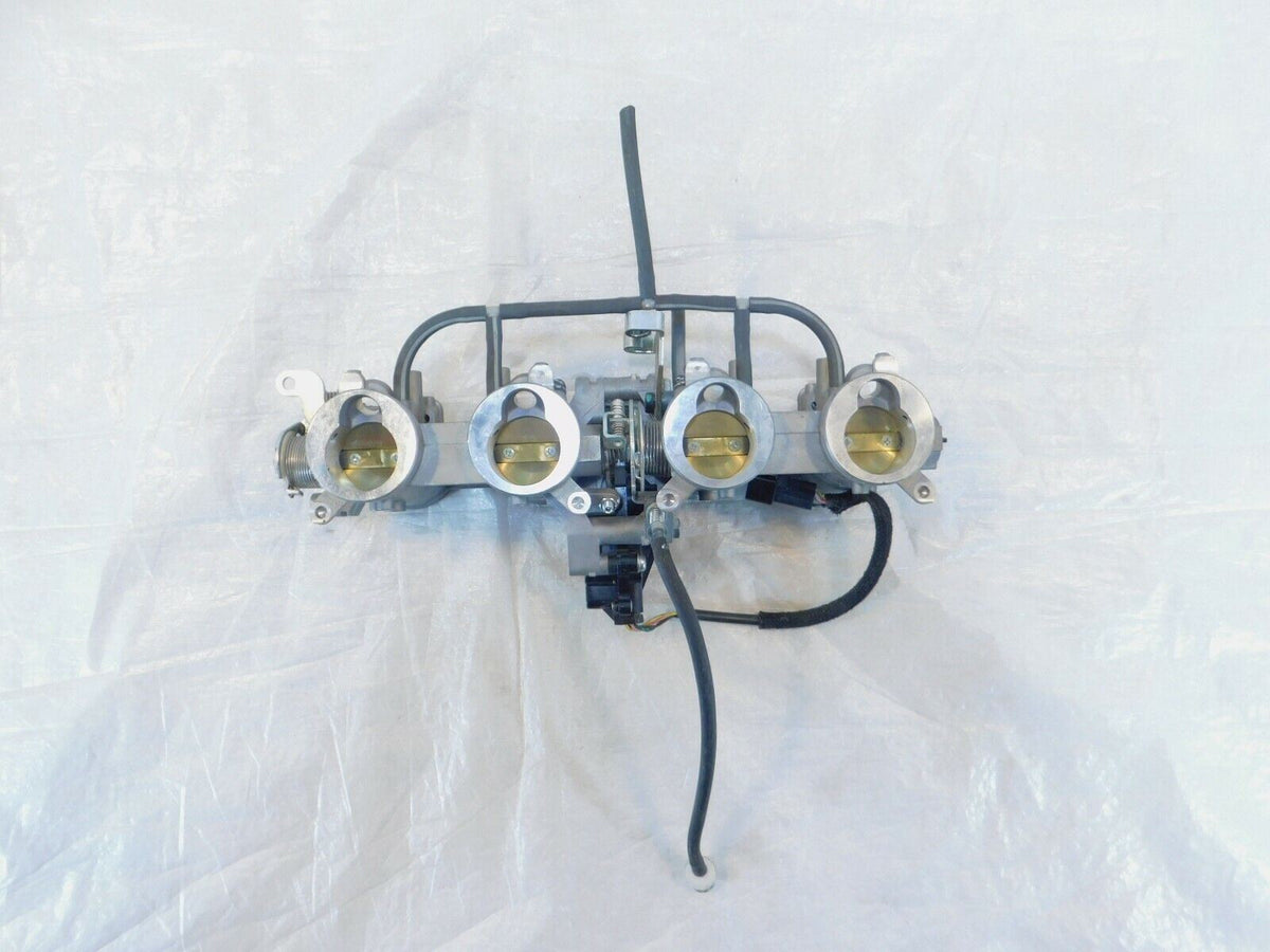 2016 16 Kawasaki Z800 ABS ZR800 Engine Motor Air Fuel Intake Throttle Body Rack