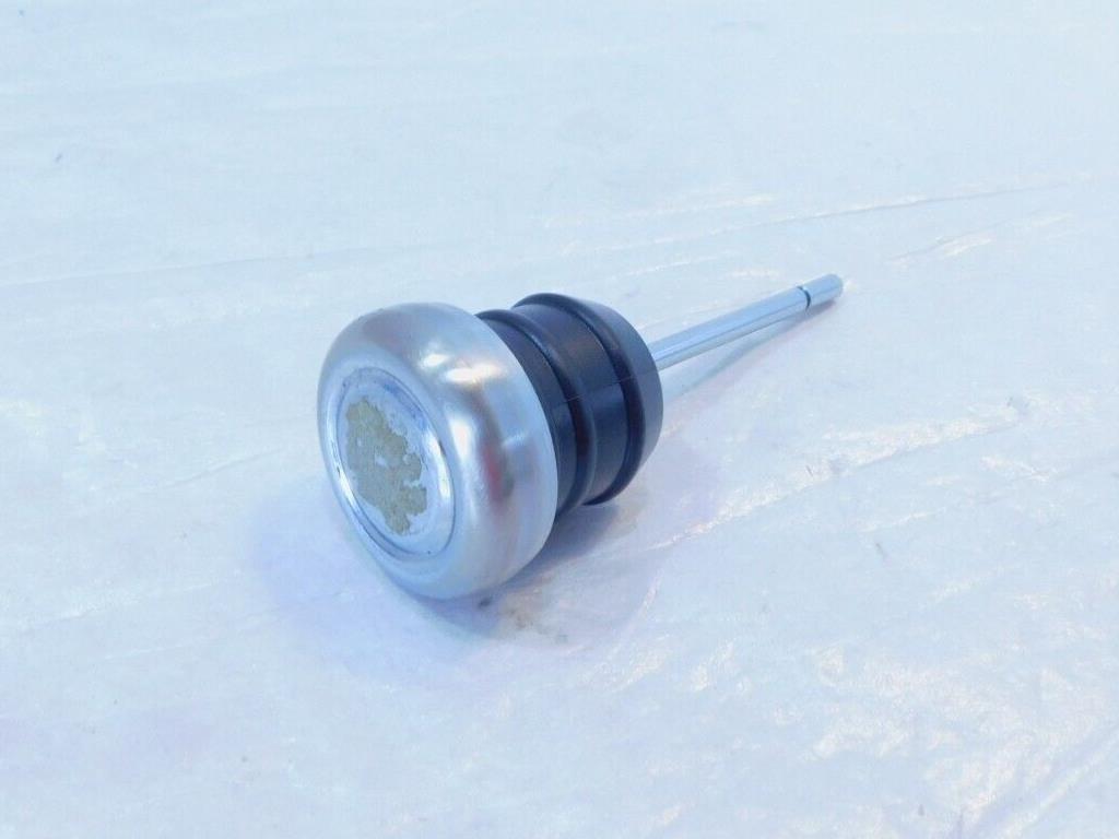 Harley Sportster 883 & 1200 Chrome Oil Tank Reservoir Filler Plug / Dipstick