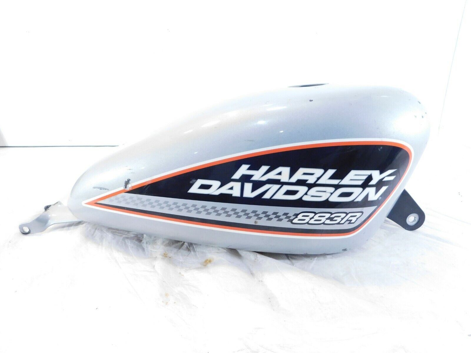 2005 sportster best sale gas tank