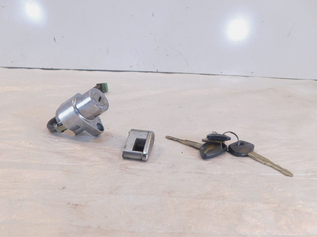 86-04 Suzuki Intruder 700 750 800 VS750 VS800 Ignition Switch Helmet Lock & Key