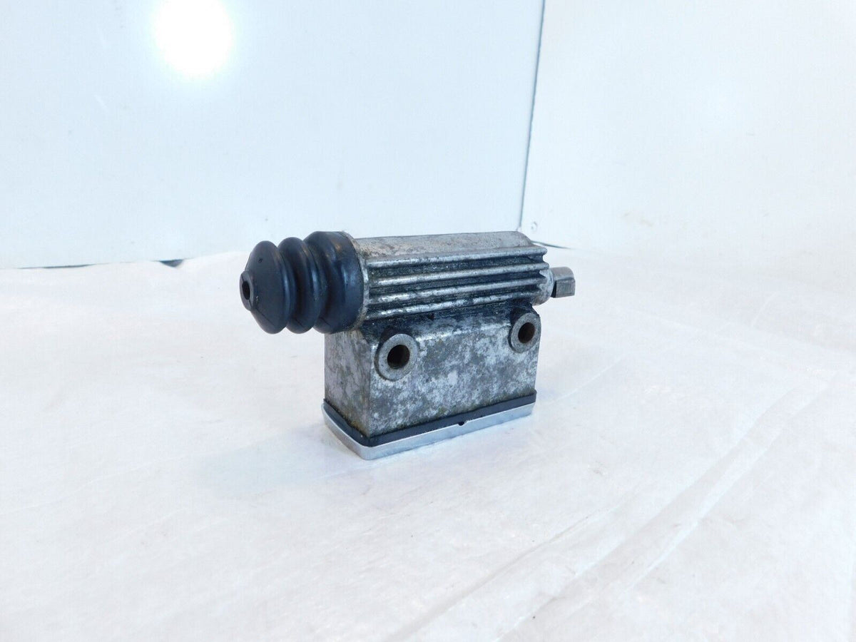 Harley Davidson Ironhead XLH Sportster 1000 Rear Brake Master Cylinder Reservoir